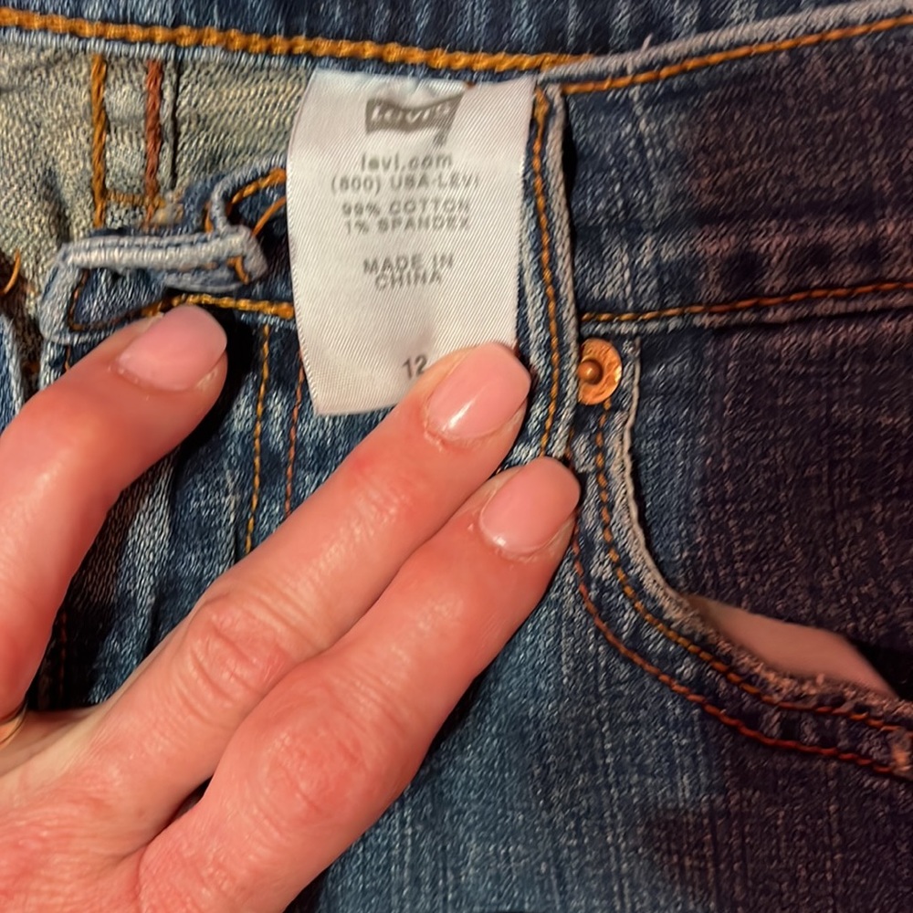 Levi's Dark Blue Denim Capris - Picture 4 of 5